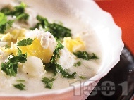 Рецепта Предястие от варени яйца със сос от кисело мляко и вино
